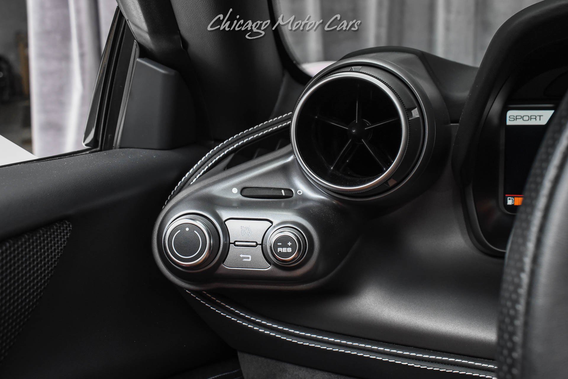 Used 2023 Ferrari F8 Tributo RWD image 12
