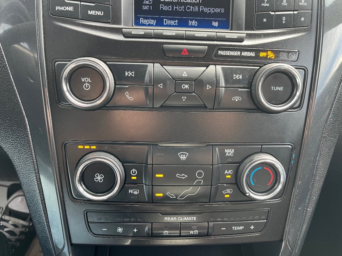 Used 2019 Ford Explorer XLT FWD image 15