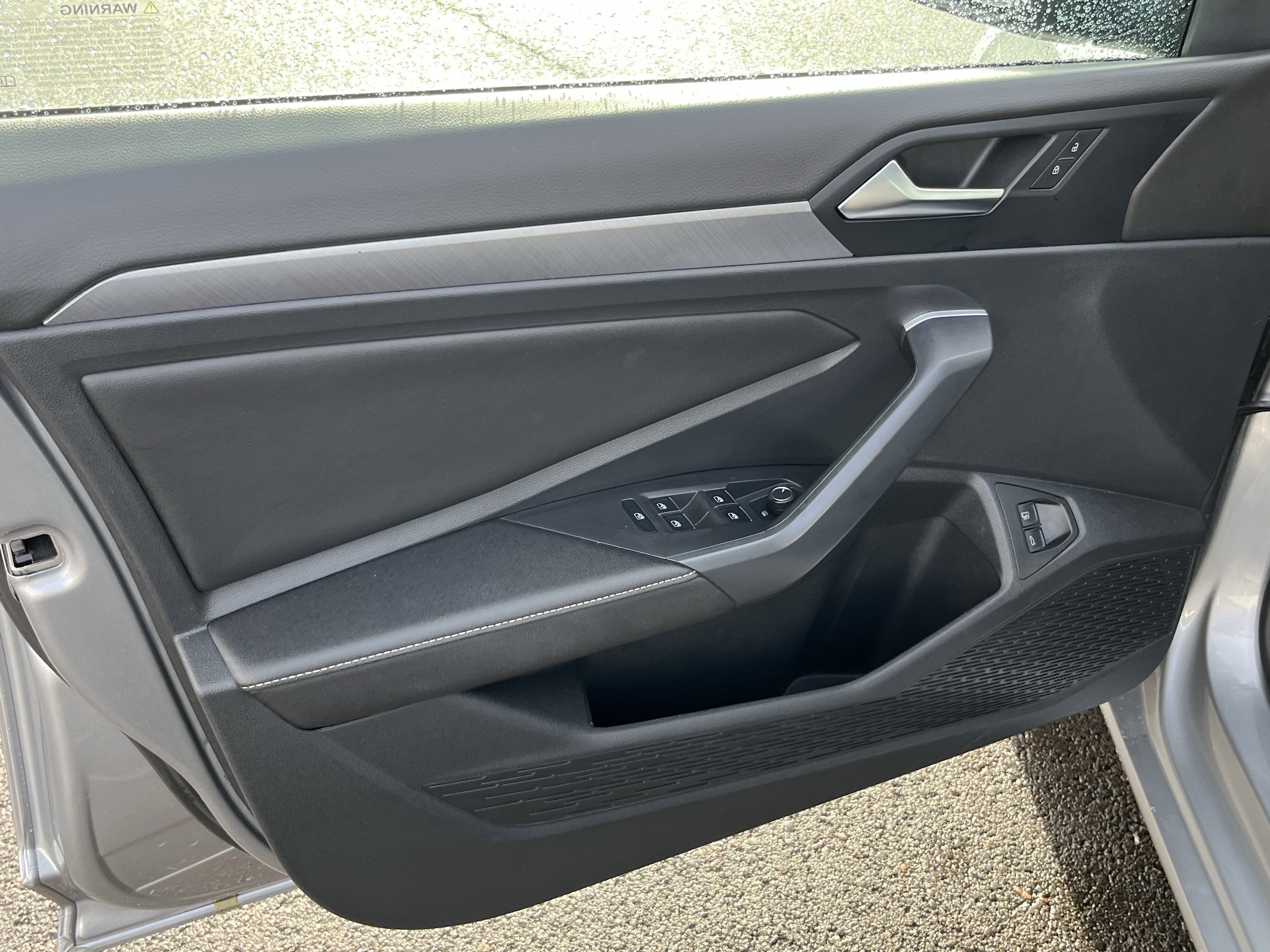 Used 2024 Volkswagen Jetta SE image 16