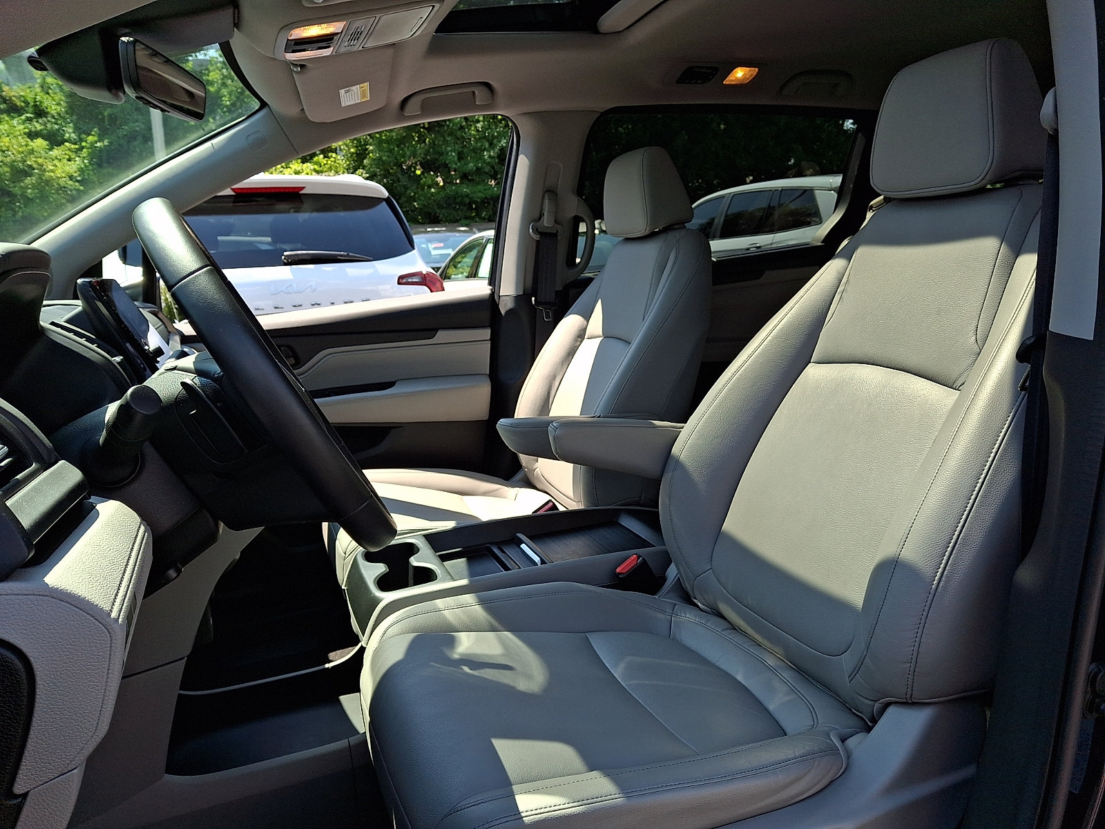 Certified 2024 Honda Odyssey EX-L image 12