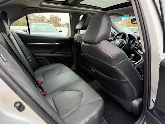 Used 2020 Toyota Camry XSE image 11