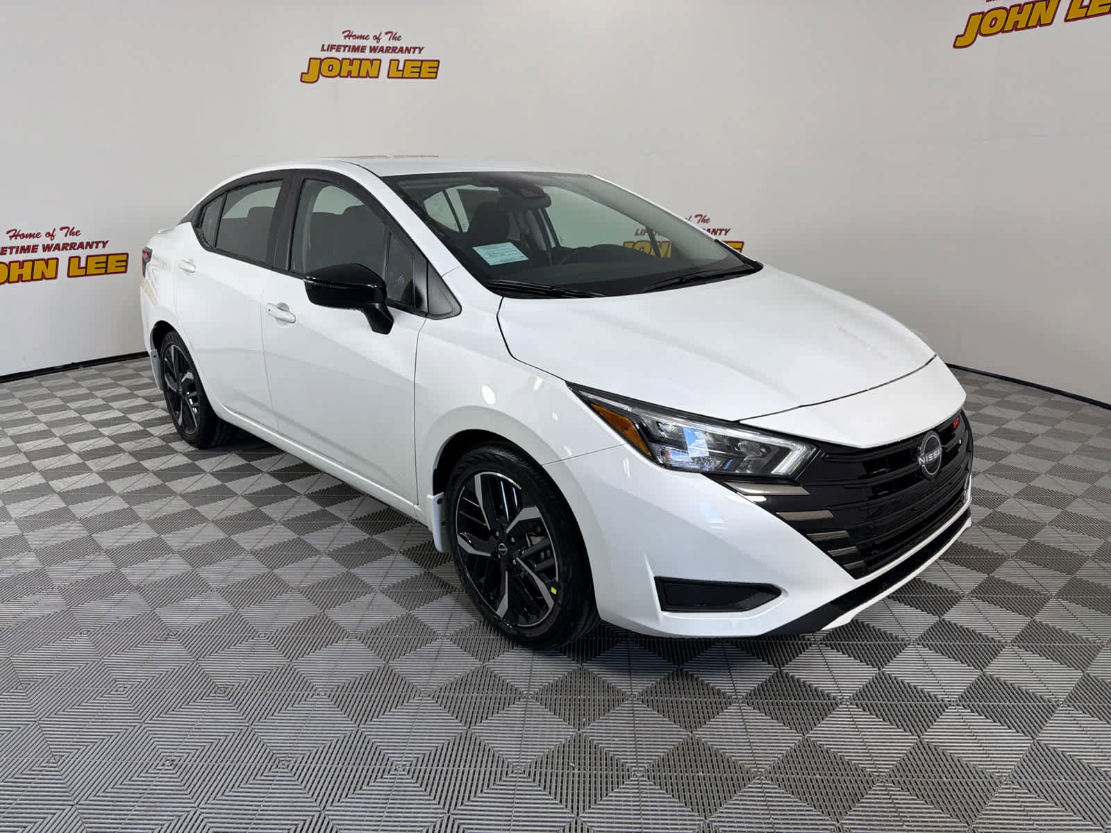 New 2025 Nissan Versa SR w/ Trunk Package image 8