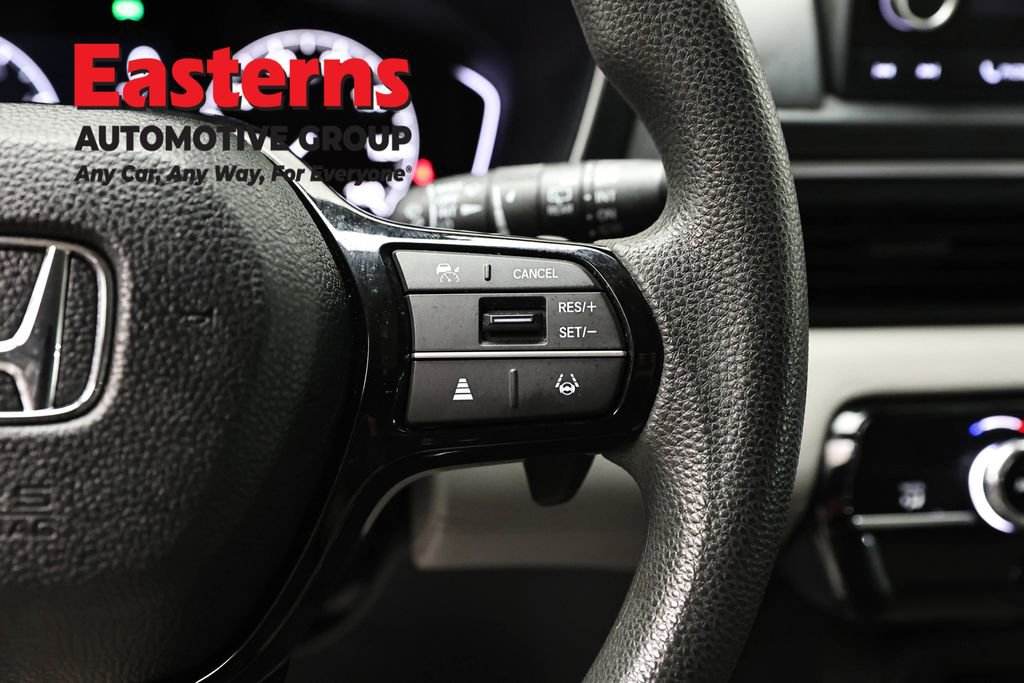 Used 2023 Honda Pilot LX image 16