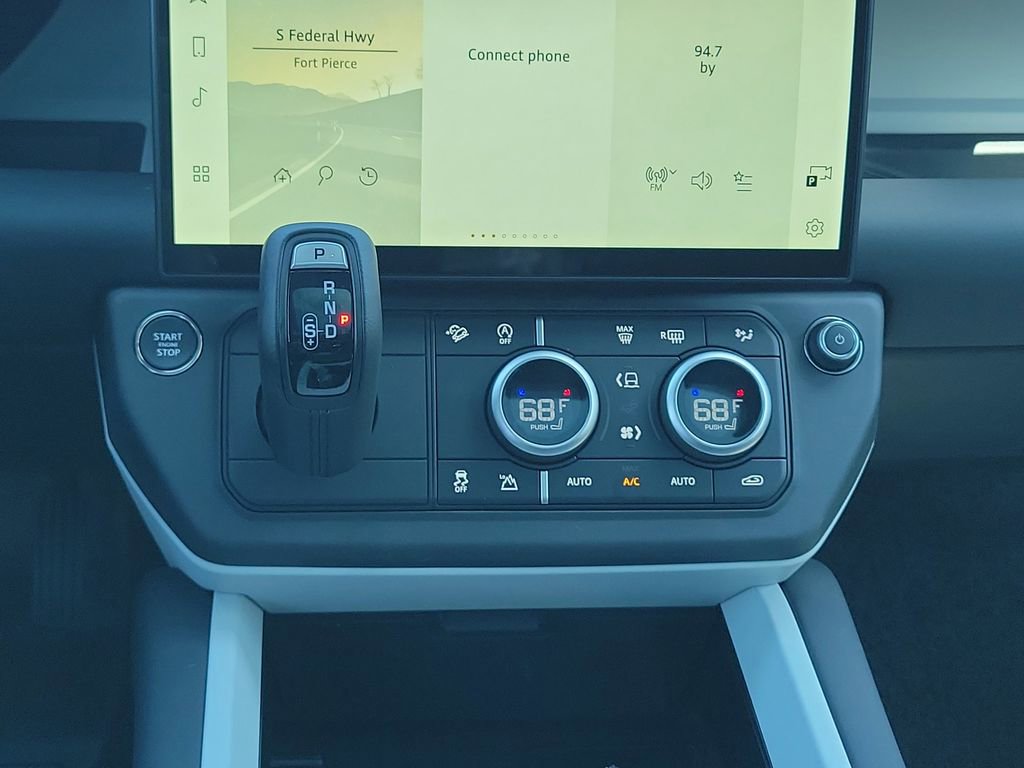 New 2026 Land Rover Defender 110 X-Dynamic SE AWD/4WD image 19