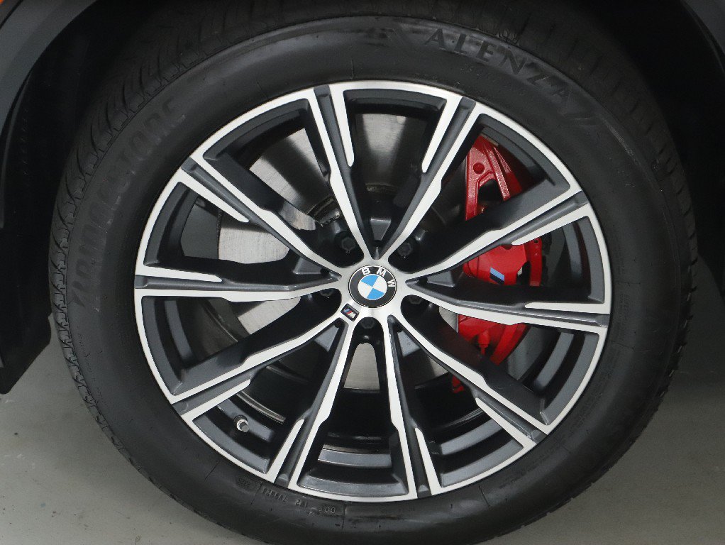 Used 2024 BMW X5 xDrive40i w/ M Sport Package AWD/4WD image 38