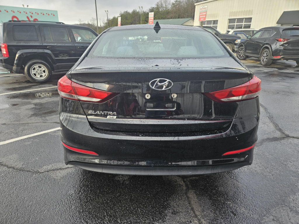 Used 2017 Hyundai Elantra SE image 4