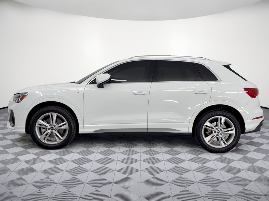 Used 2024 Audi Q3 2.0T Premium AWD/4WD image 2