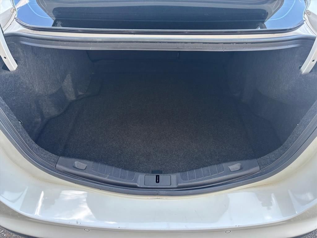 Used 2016 Ford Fusion SE FWD image 3