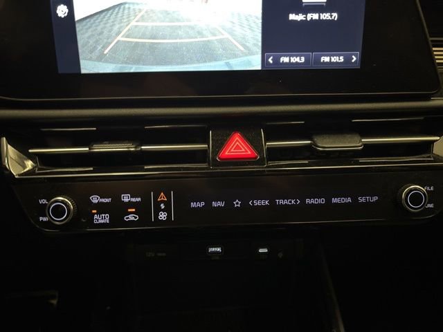 Certified 2023 Kia Niro EX Touring image 19