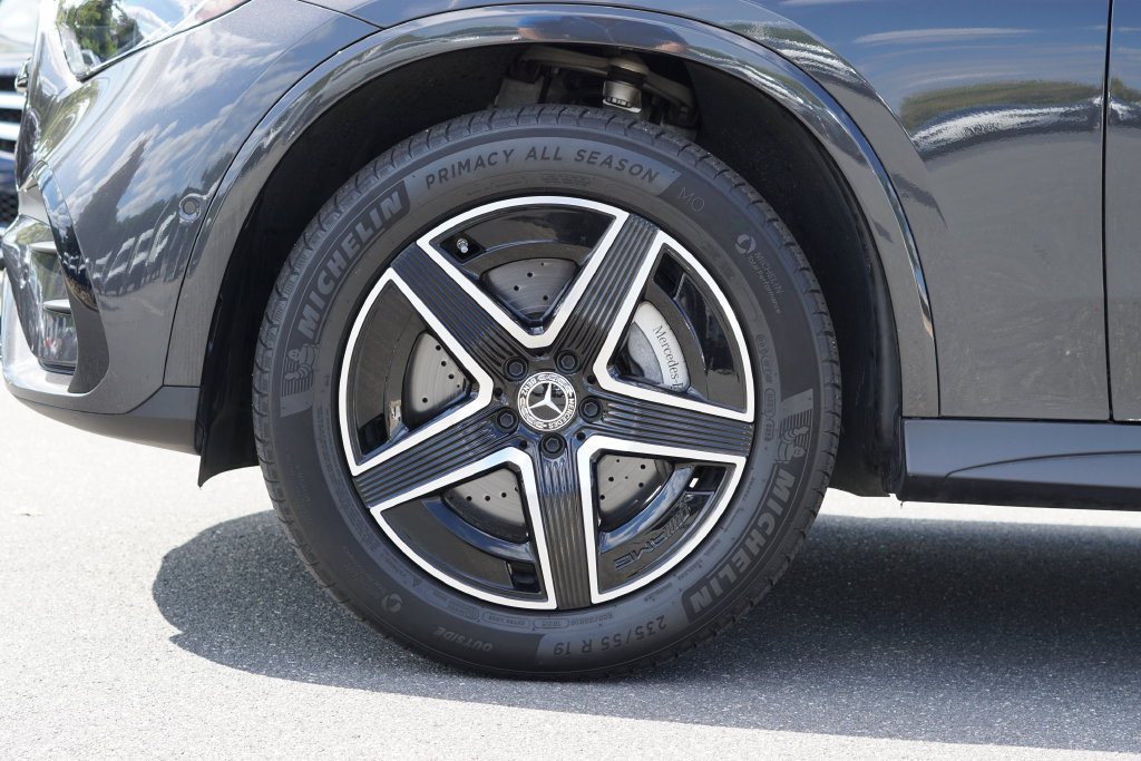 Certified 2025 Mercedes-Benz GLC 300 image 9