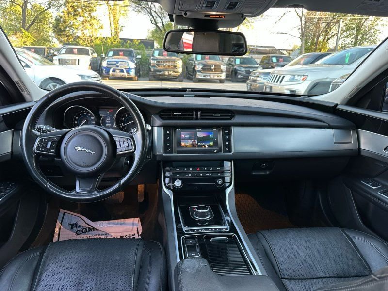 Used 2017 Jaguar XF Prestige AWD/4WD image 22
