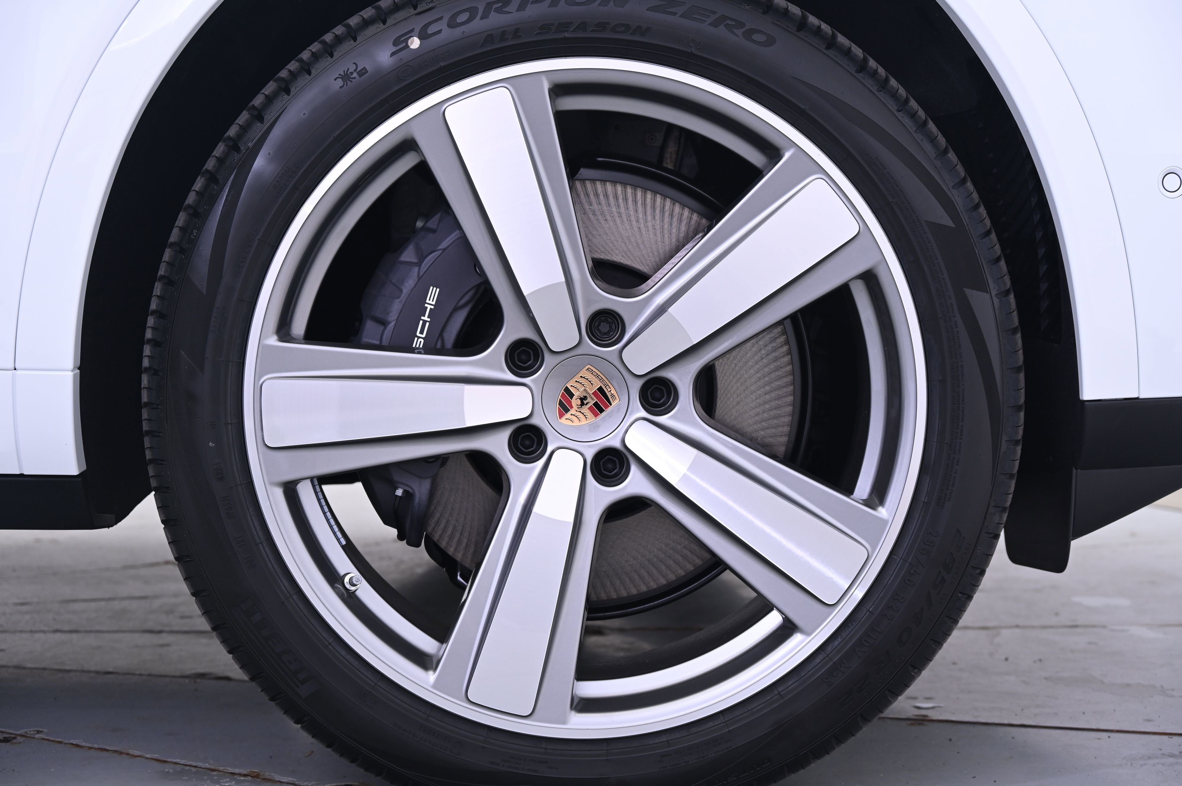 Certified 2025 Porsche Cayenne image 18