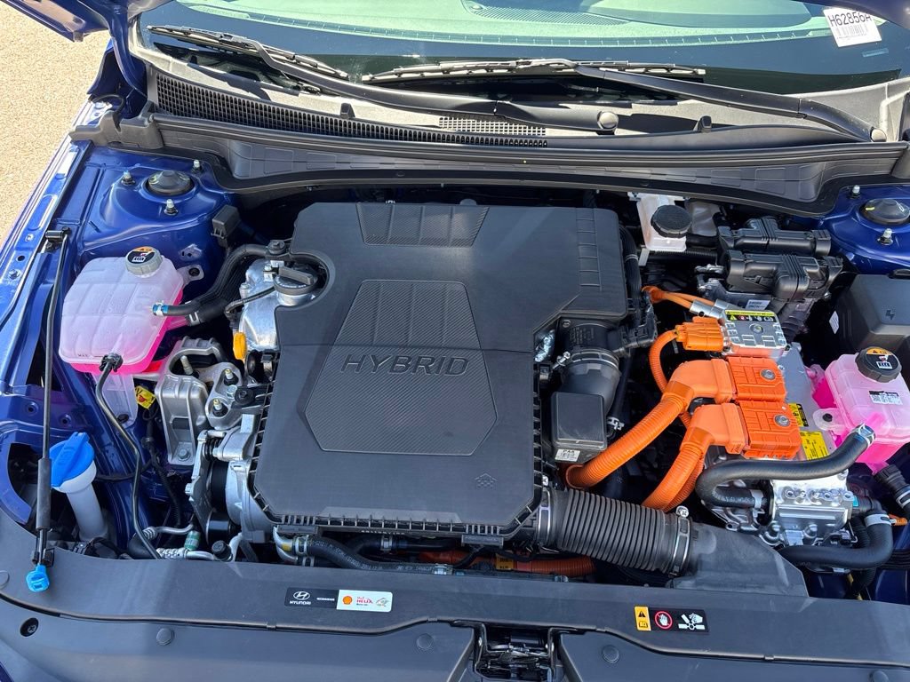 Used 2025 Hyundai Elantra Limited FWD image 32