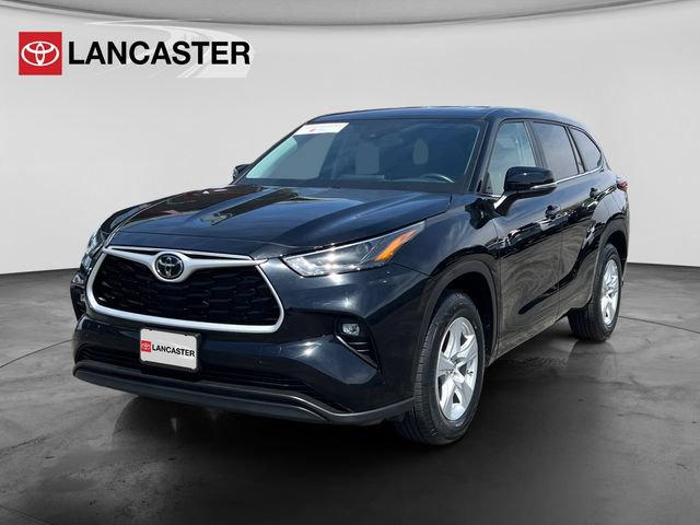 Certified 2025 Toyota Highlander LE FWD image 3