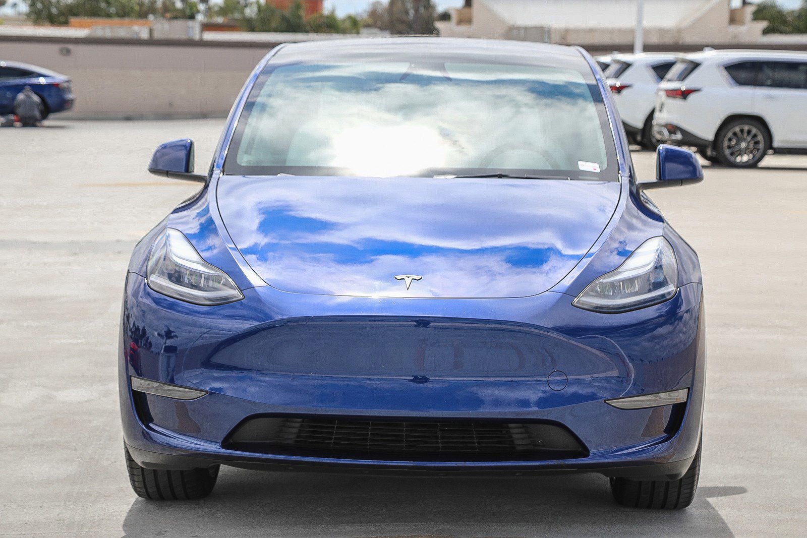 Used 2024 Tesla Model Y Long Range RWD image 2