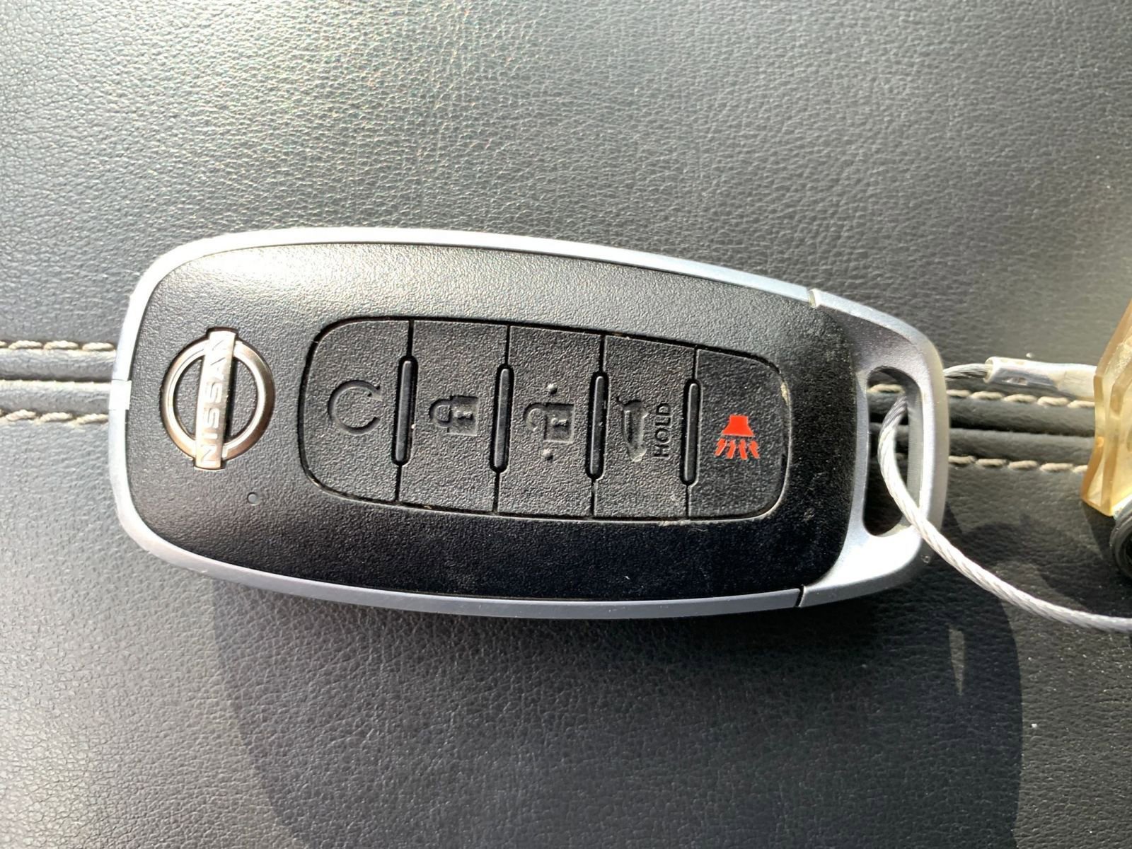 Used 2025 Nissan Pathfinder SV image 21