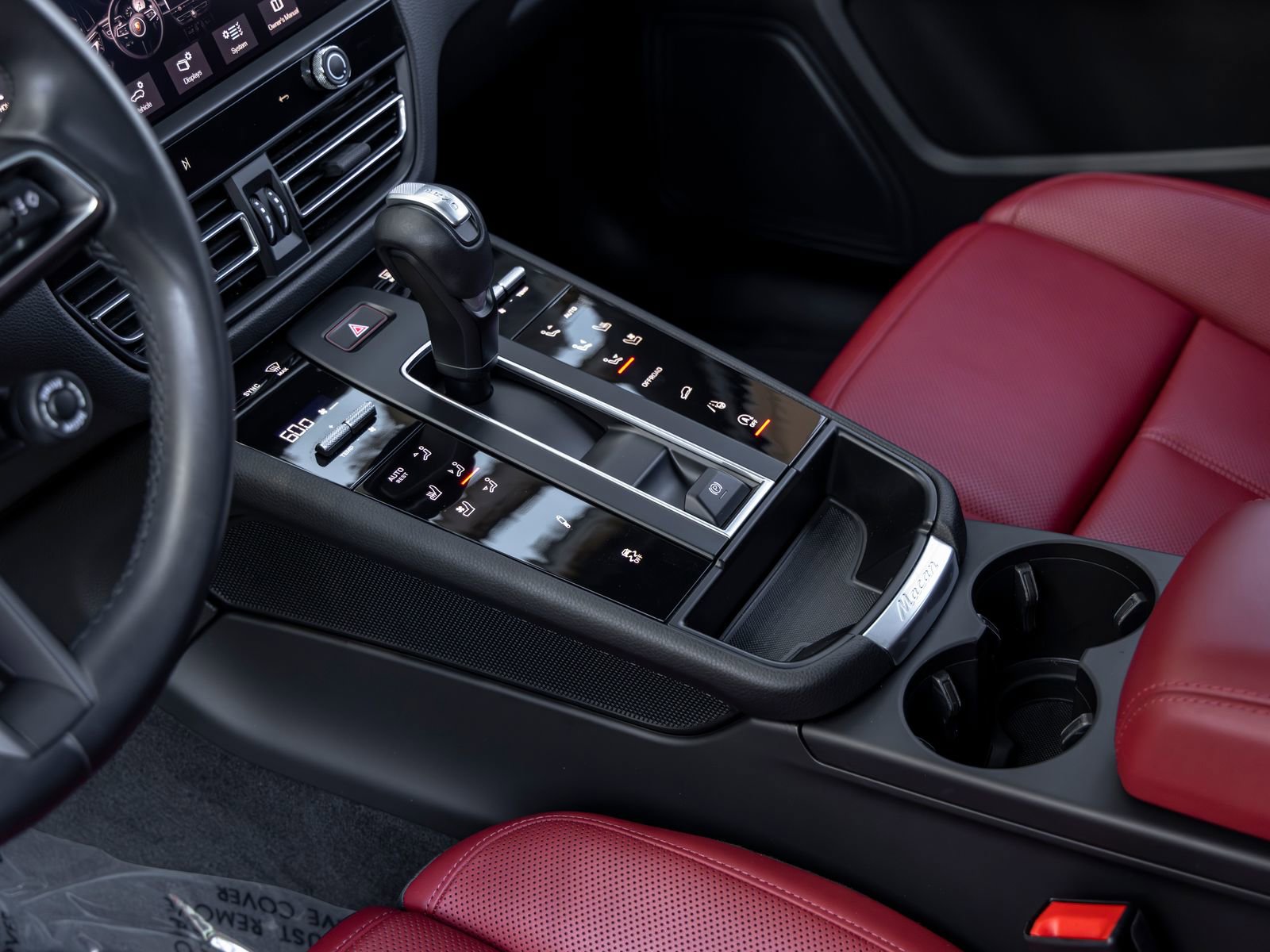 Certified 2023 Porsche Macan AWD/4WD image 38