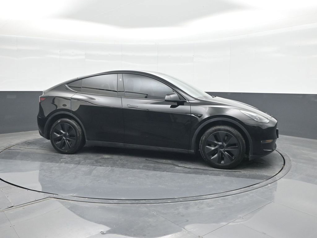 Used 2024 Tesla Model Y Long Range image 11