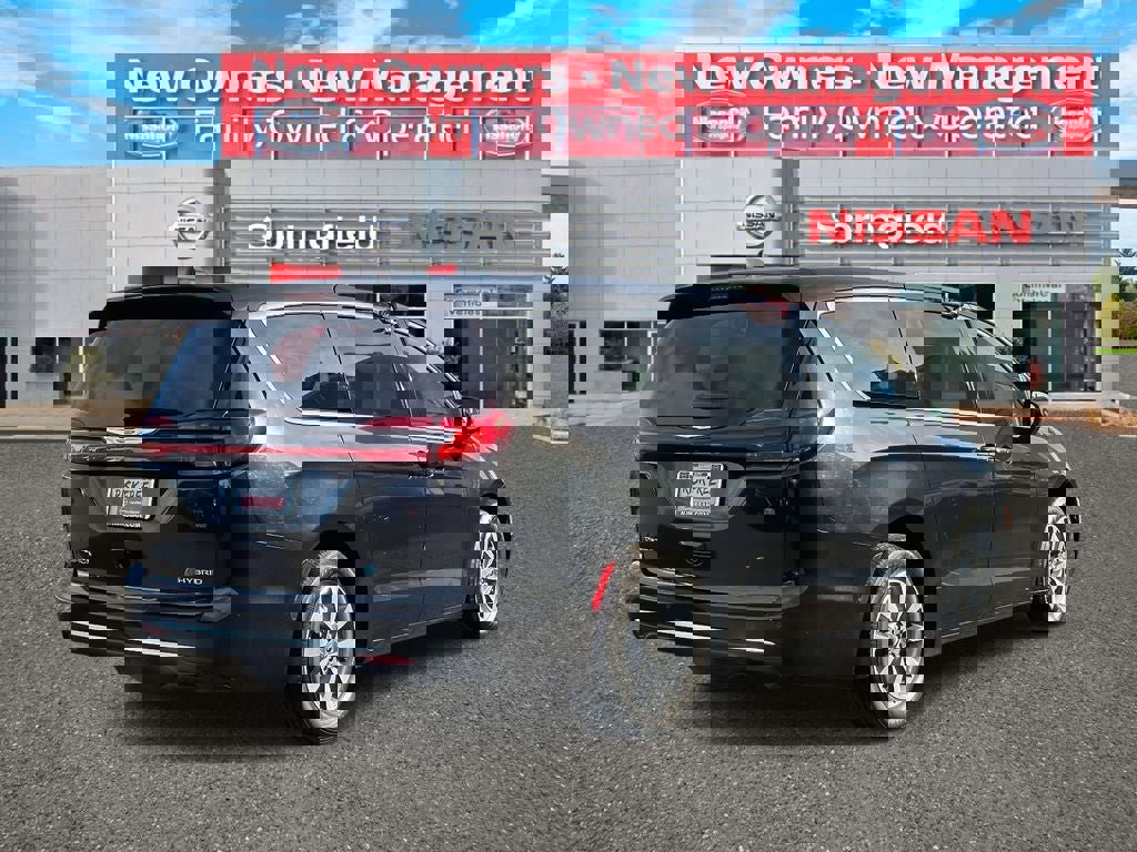 Used 2023 Chrysler Pacifica Touring-L image 5