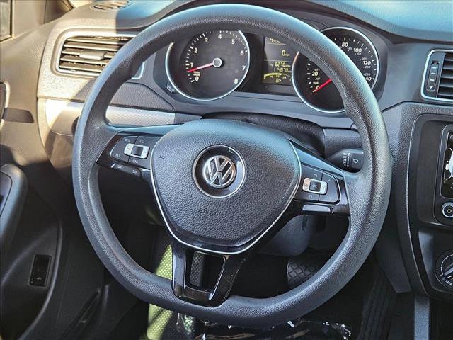 Used 2015 Volkswagen Jetta SE image 11