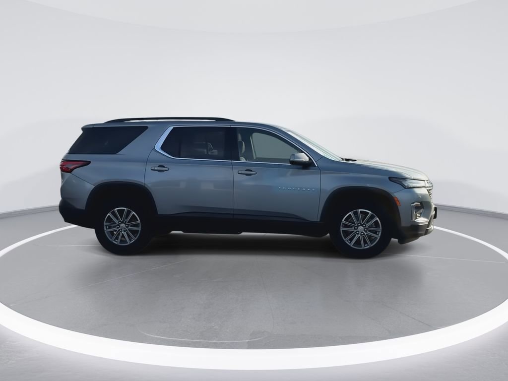 Used 2023 Chevrolet Traverse LT image 9