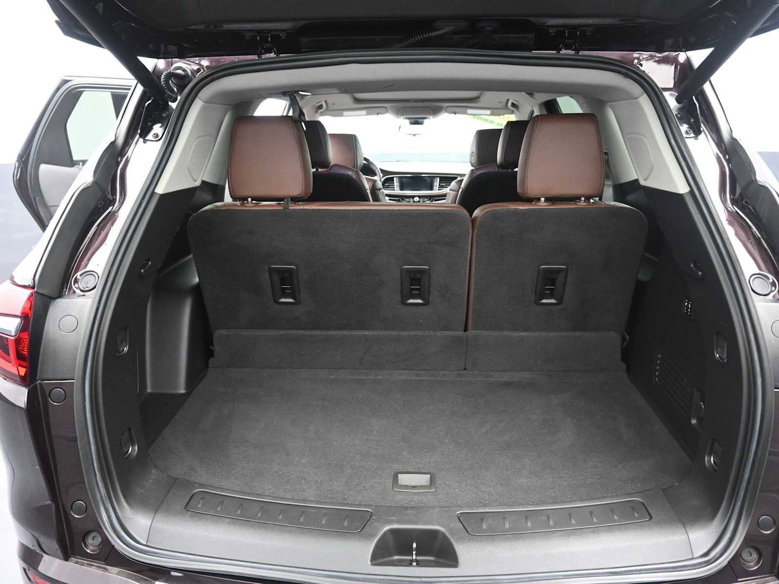 Used 2021 Buick Enclave Avenir w/ Avenir Technology Package image 32