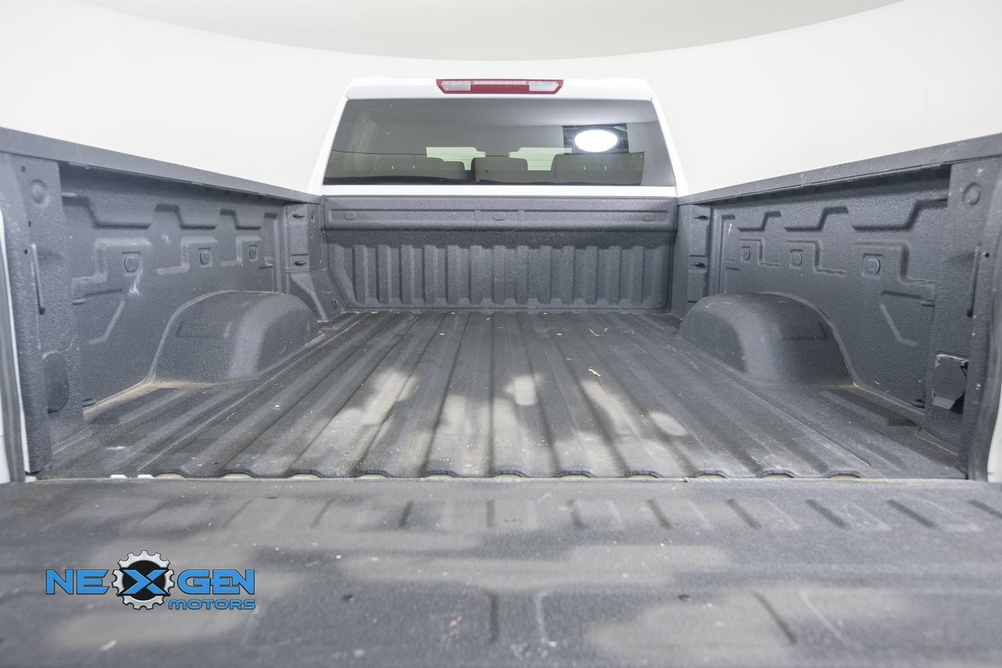 Used 2025 Chevrolet Silverado 2500 Custom w/ Custom Value Package AWD/4WD image 34