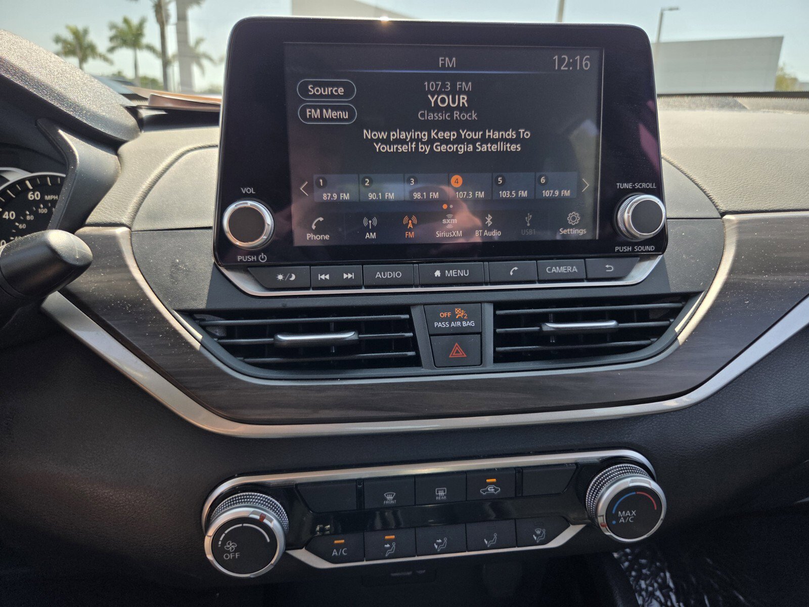 Used 2024 Nissan Altima 2.5 SV image 21