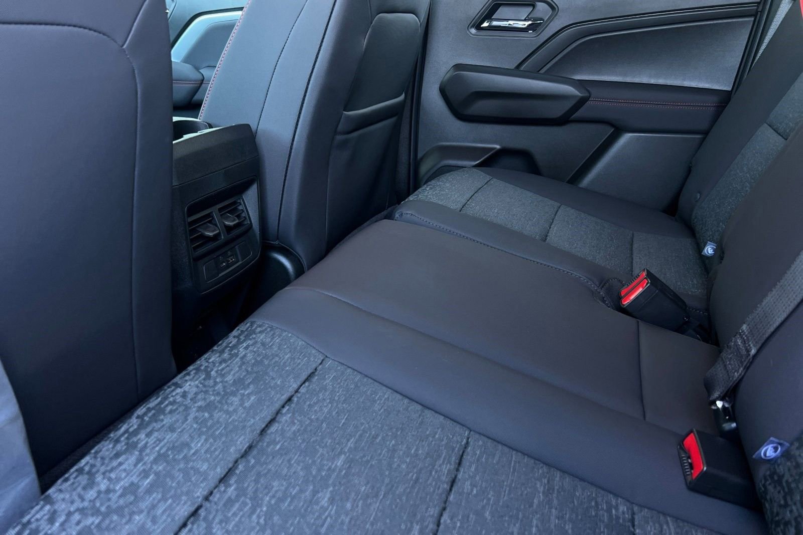 New 2025 Chevrolet Colorado Z71 w/ Midnight Edition image 13