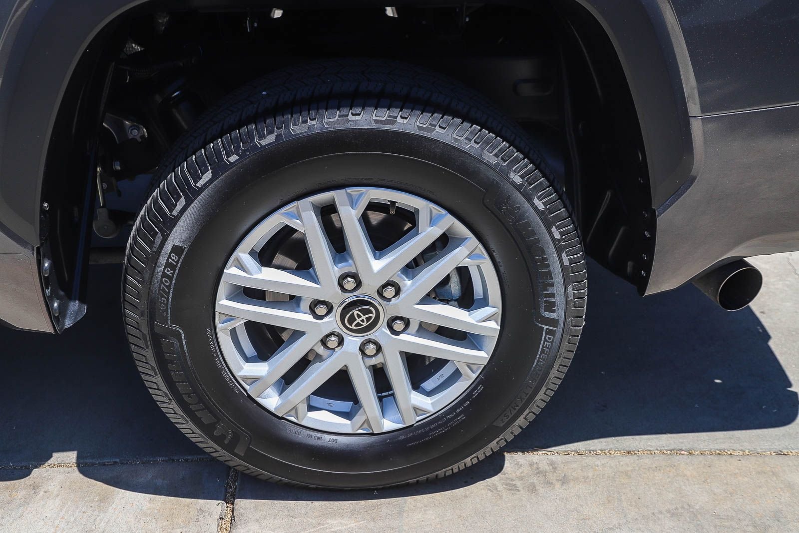Used 2022 Toyota Tundra SR5 w/ SR5 Premium Package RWD image 10