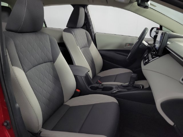 Used 2025 Toyota Corolla LE w/ LE Premium Package FWD image 15