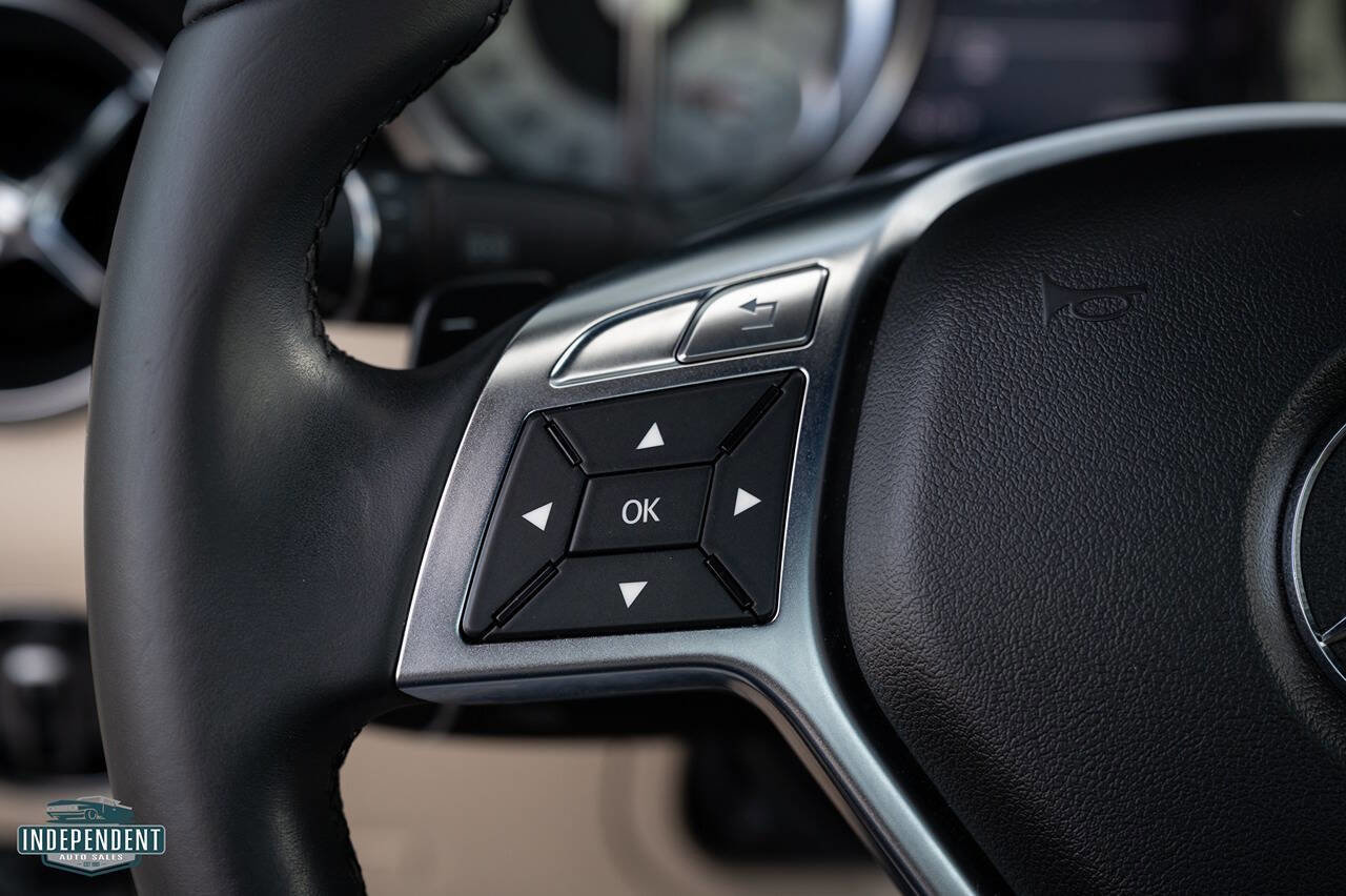 Used 2013 Mercedes-Benz SLK 250 image 20