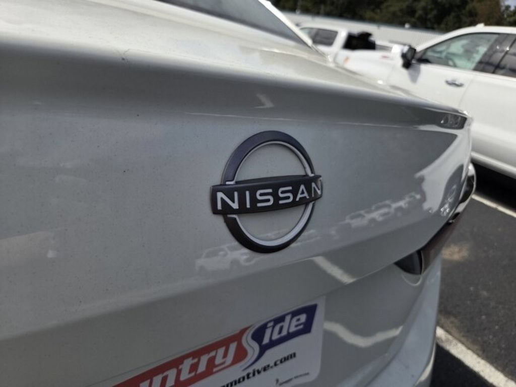 Used 2025 Nissan Altima 2.5 SV FWD image 10