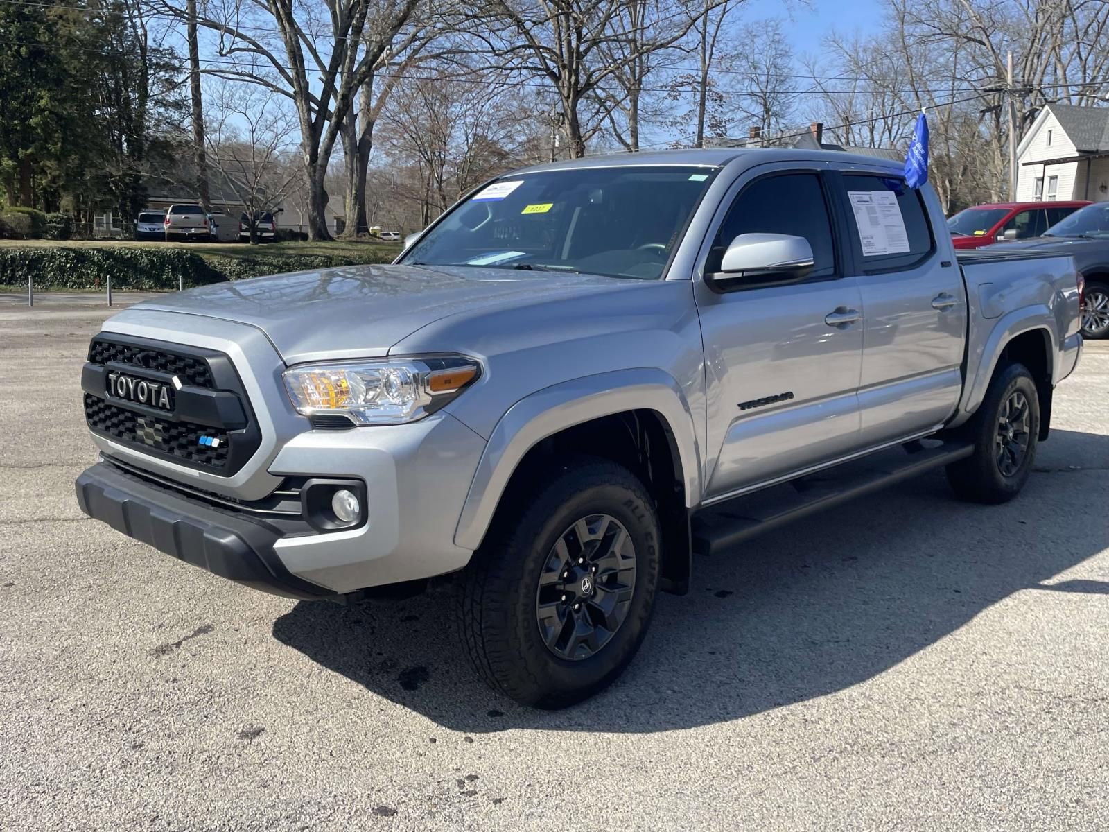 Used 2023 Toyota Tacoma SR5 w/ Technology Package image 7