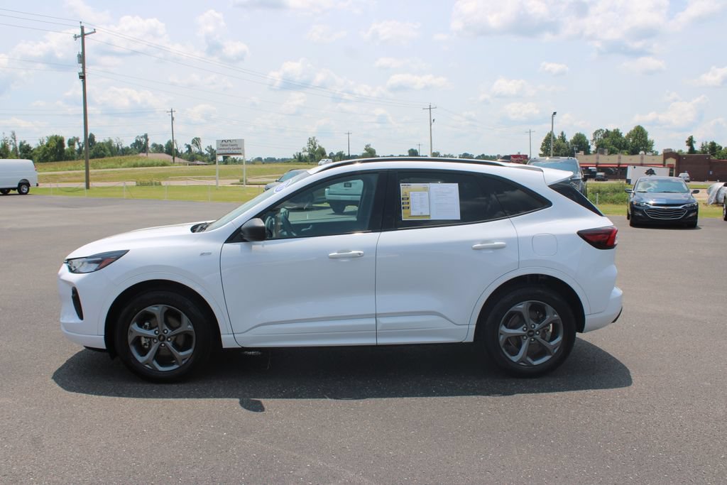 Used 2023 Ford Escape ST-Line w/ Tech Pack #1 AWD/4WD image 6