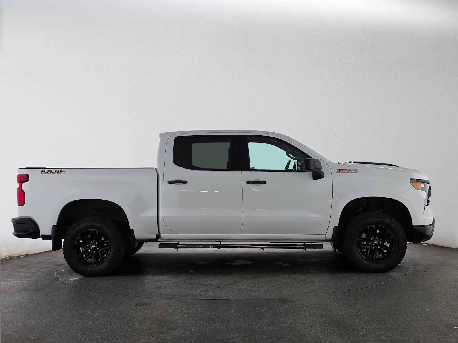 Used 2025 Chevrolet Silverado 1500 Custom Trail Boss AWD/4WD image 2