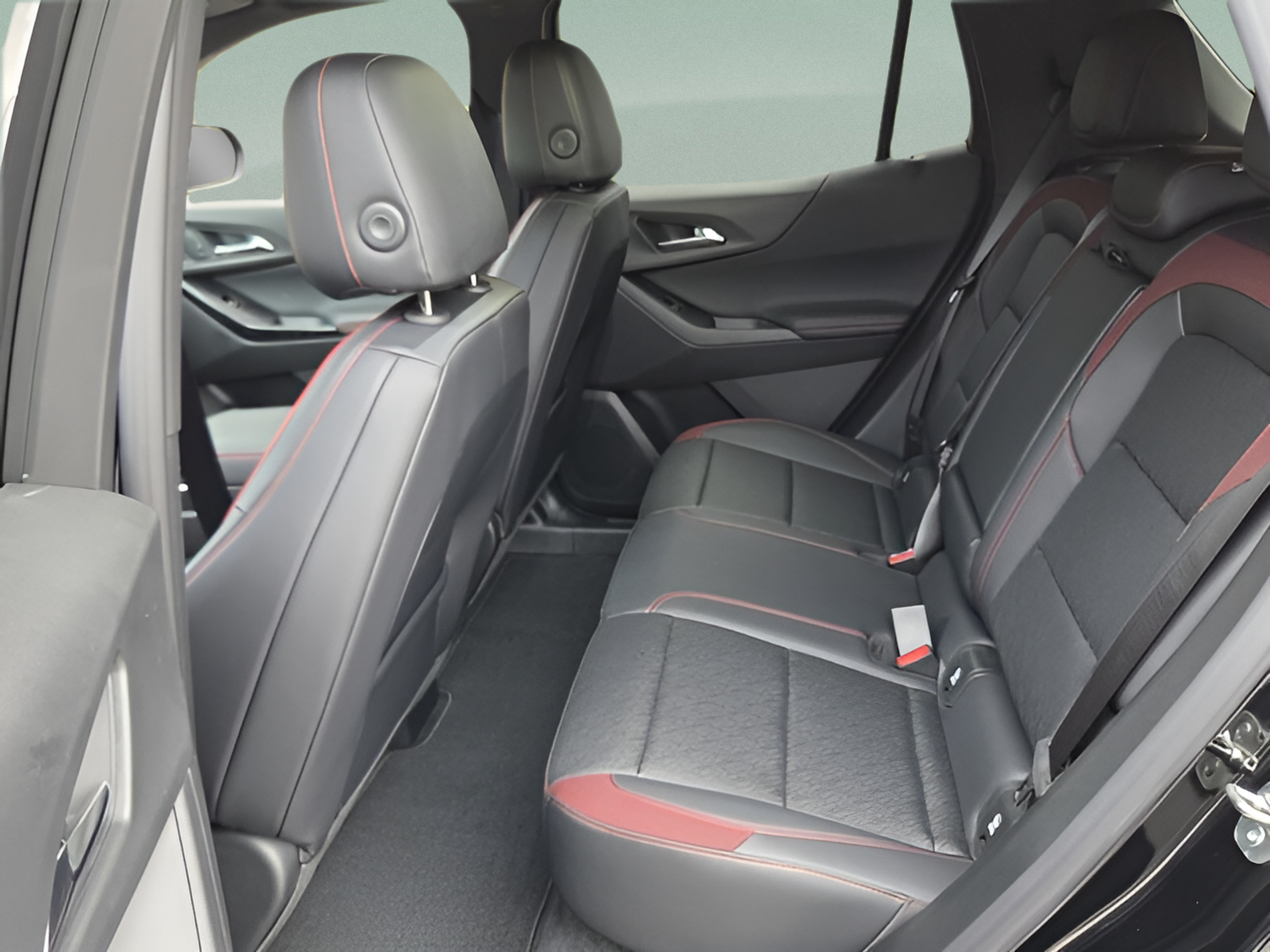 New 2027 Chevrolet Equinox RS FWD image 11