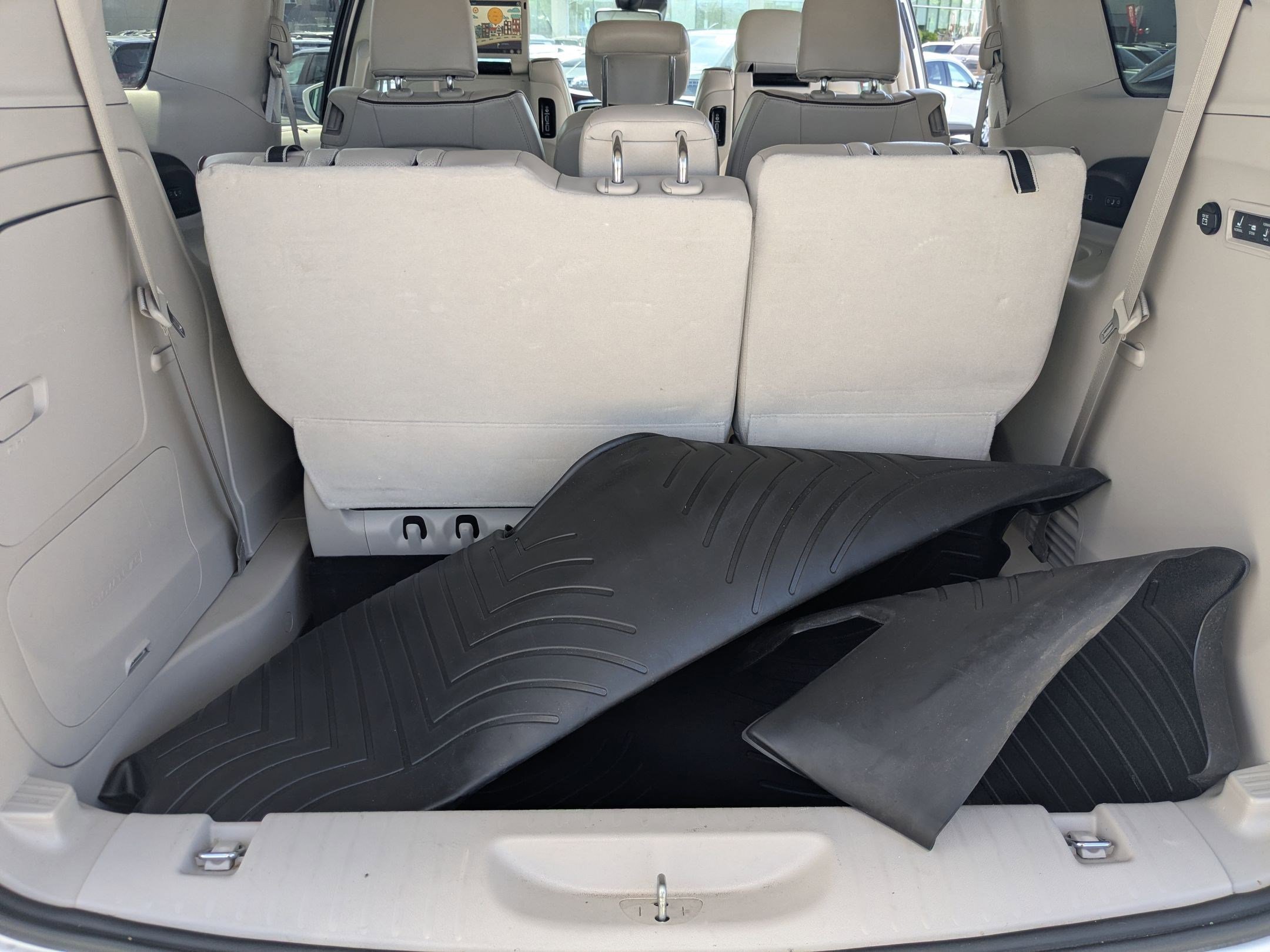 Used 2020 Chrysler Pacifica Limited w/ Advanced Safetytec Group FWD image 29