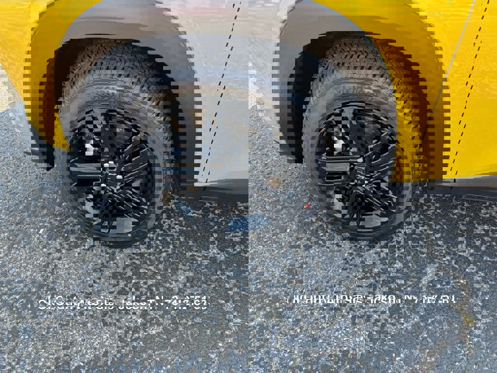 Used 2024 Chevrolet Trax ACTIV w/ Sunroof Package image 10