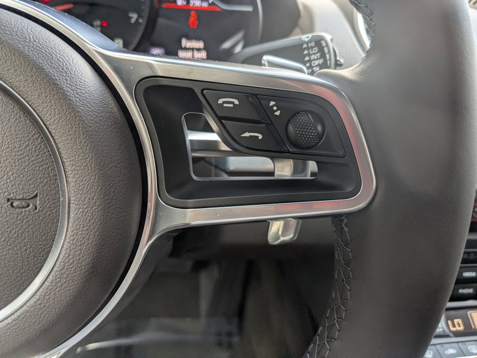 Certified 2025 Porsche 718 Boxster RWD image 19