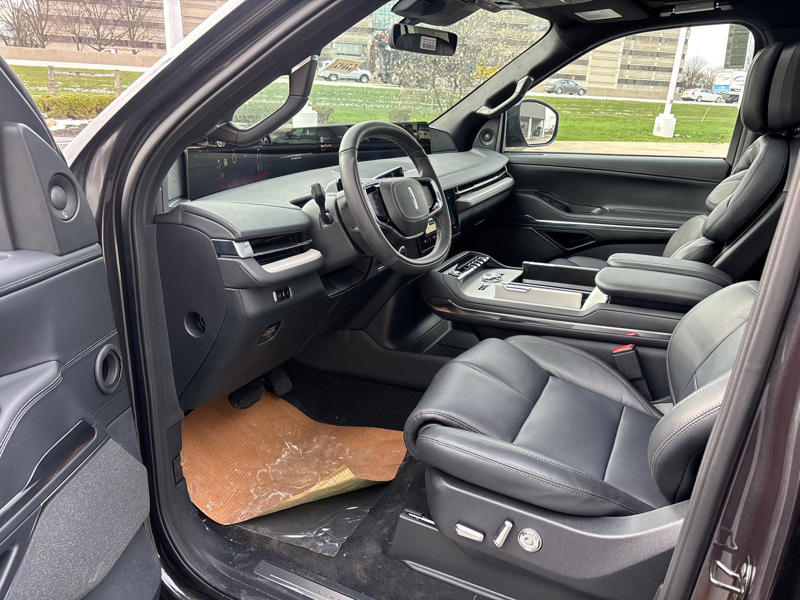 New 2026 Lincoln Navigator Reserve w/ Jet Appearance Package image 24
