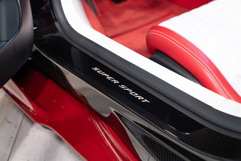 Used 2024 Bugatti Chiron Super Sport AWD/4WD image 21