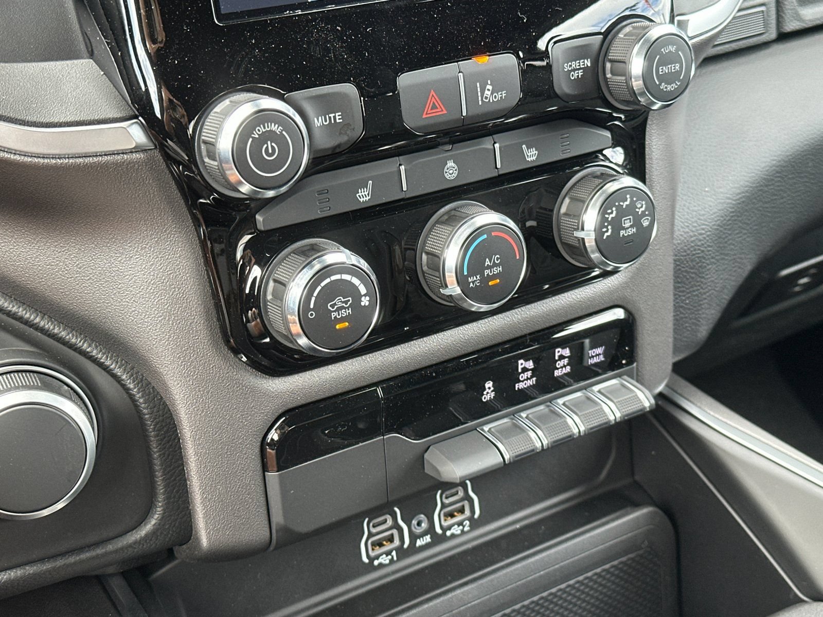 New 2026 RAM 1500 Big Horn w/ Night Edition AWD/4WD image 18