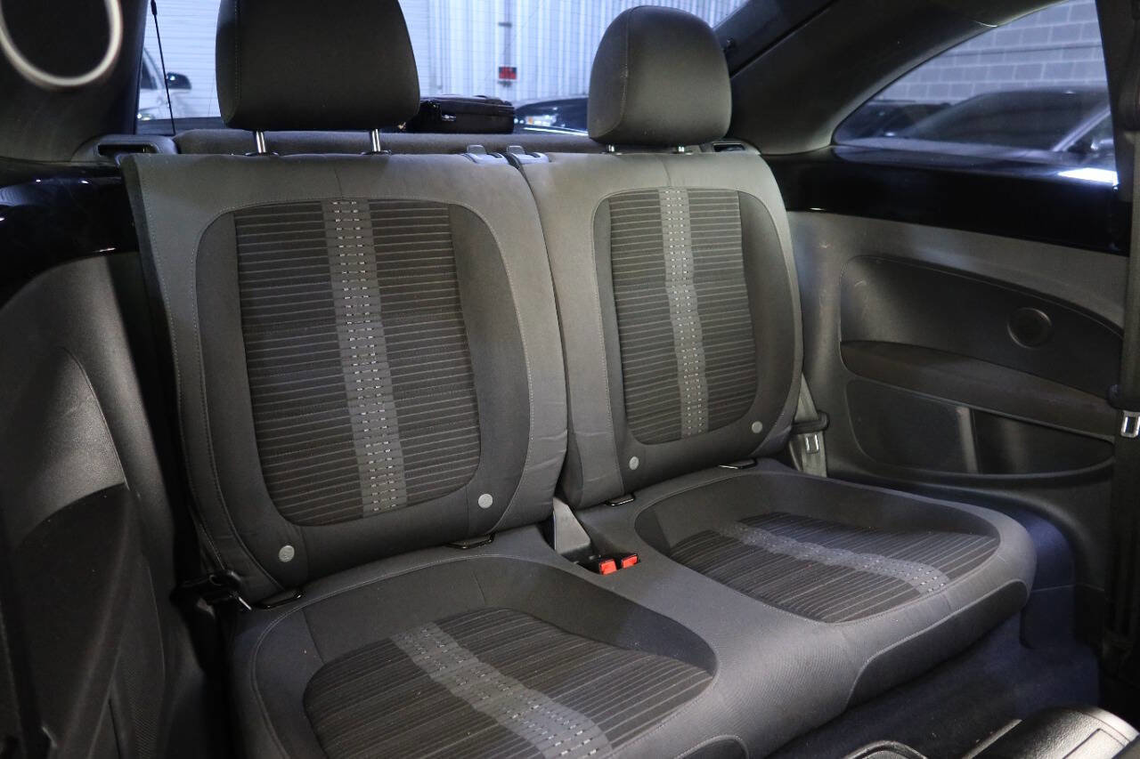 Used 2013 Volkswagen Beetle 2.0T image 15