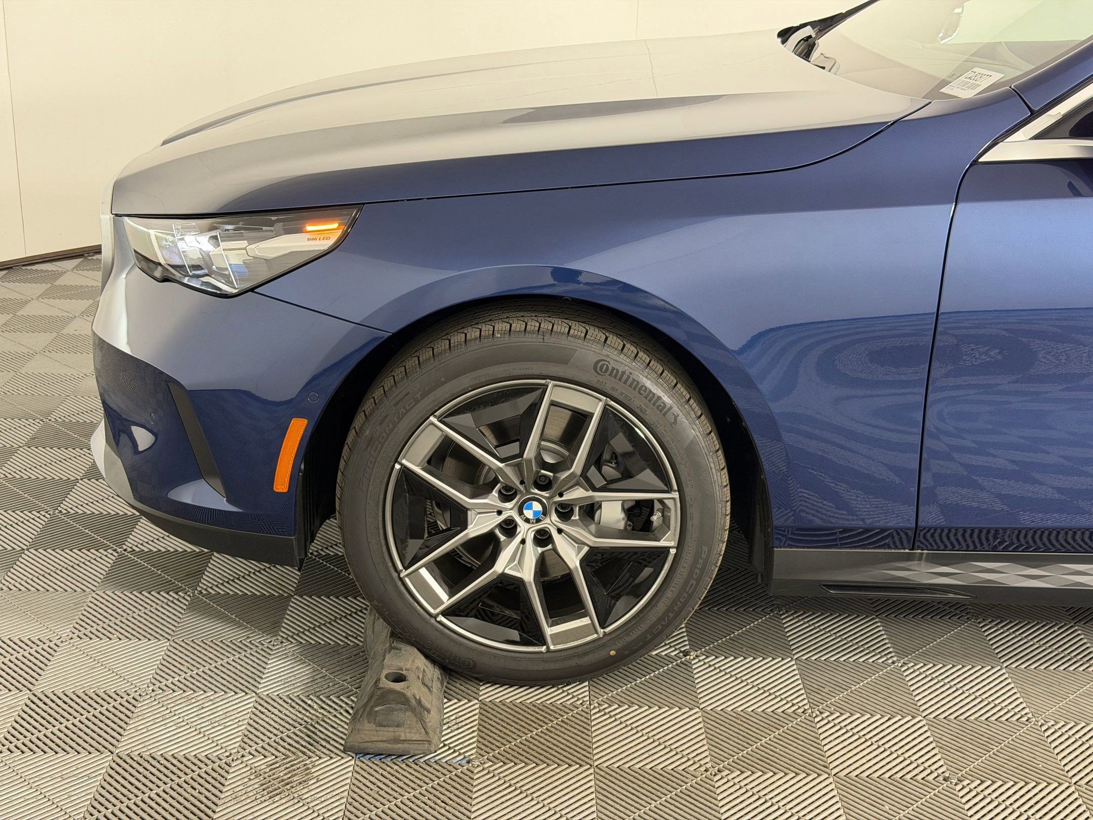 Used 2026 BMW 530i w/ Convenience Package RWD image 9