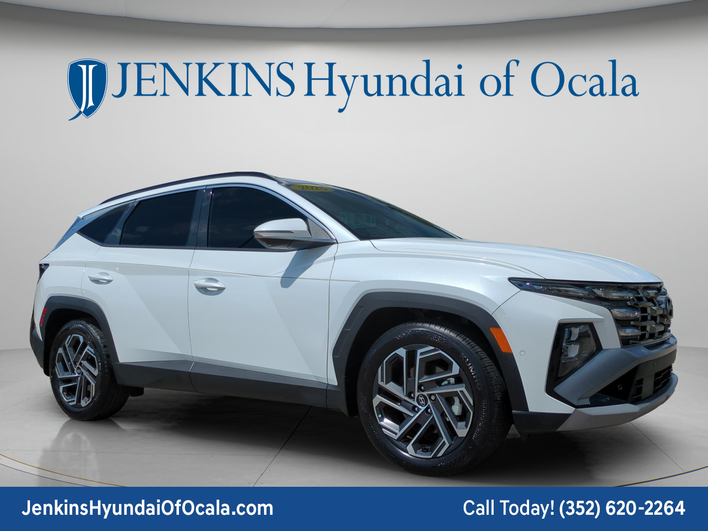 Certified 2025 Hyundai Tucson Limited FWD image 1