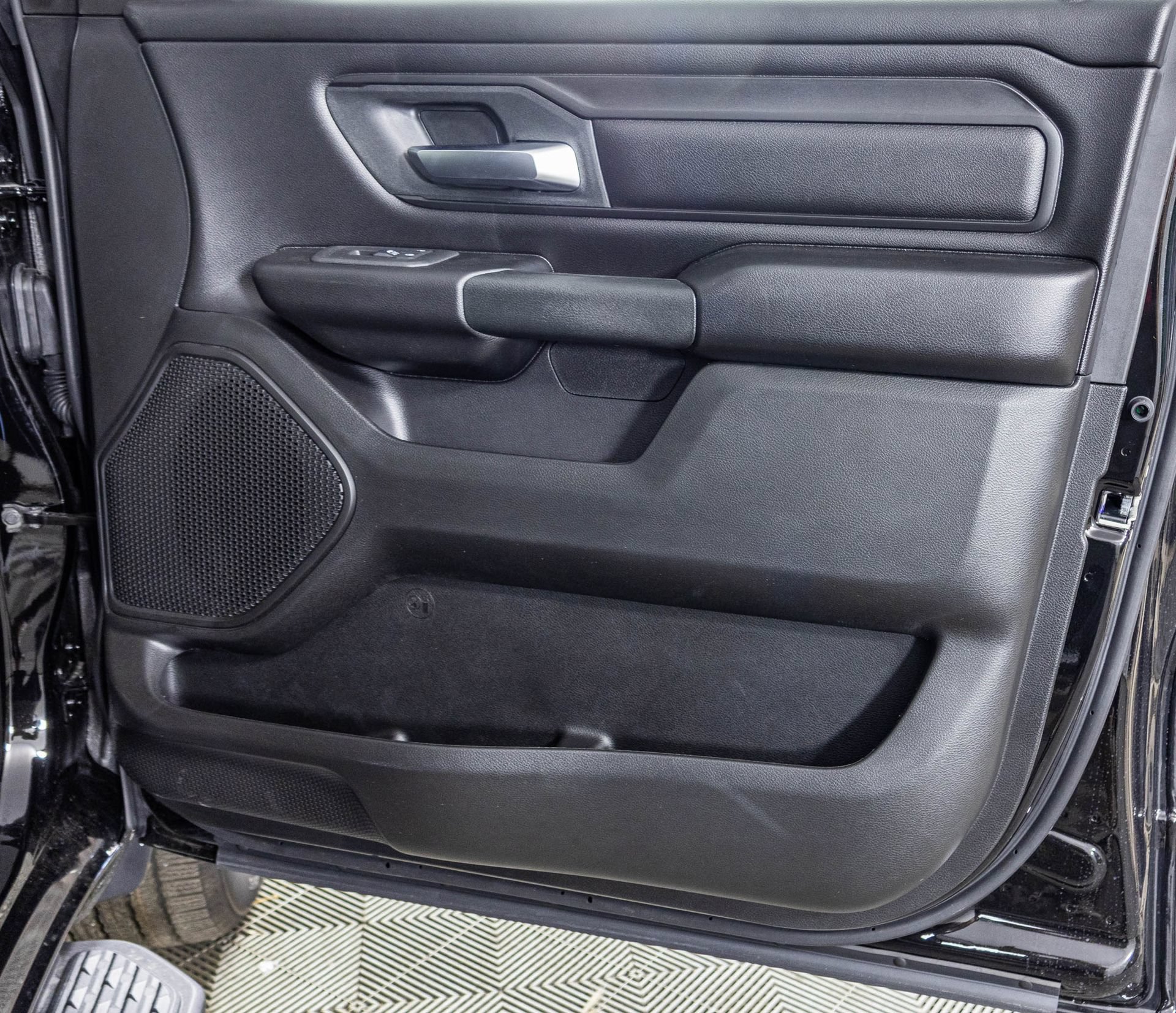 New 2026 RAM 1500 Express AWD/4WD image 40