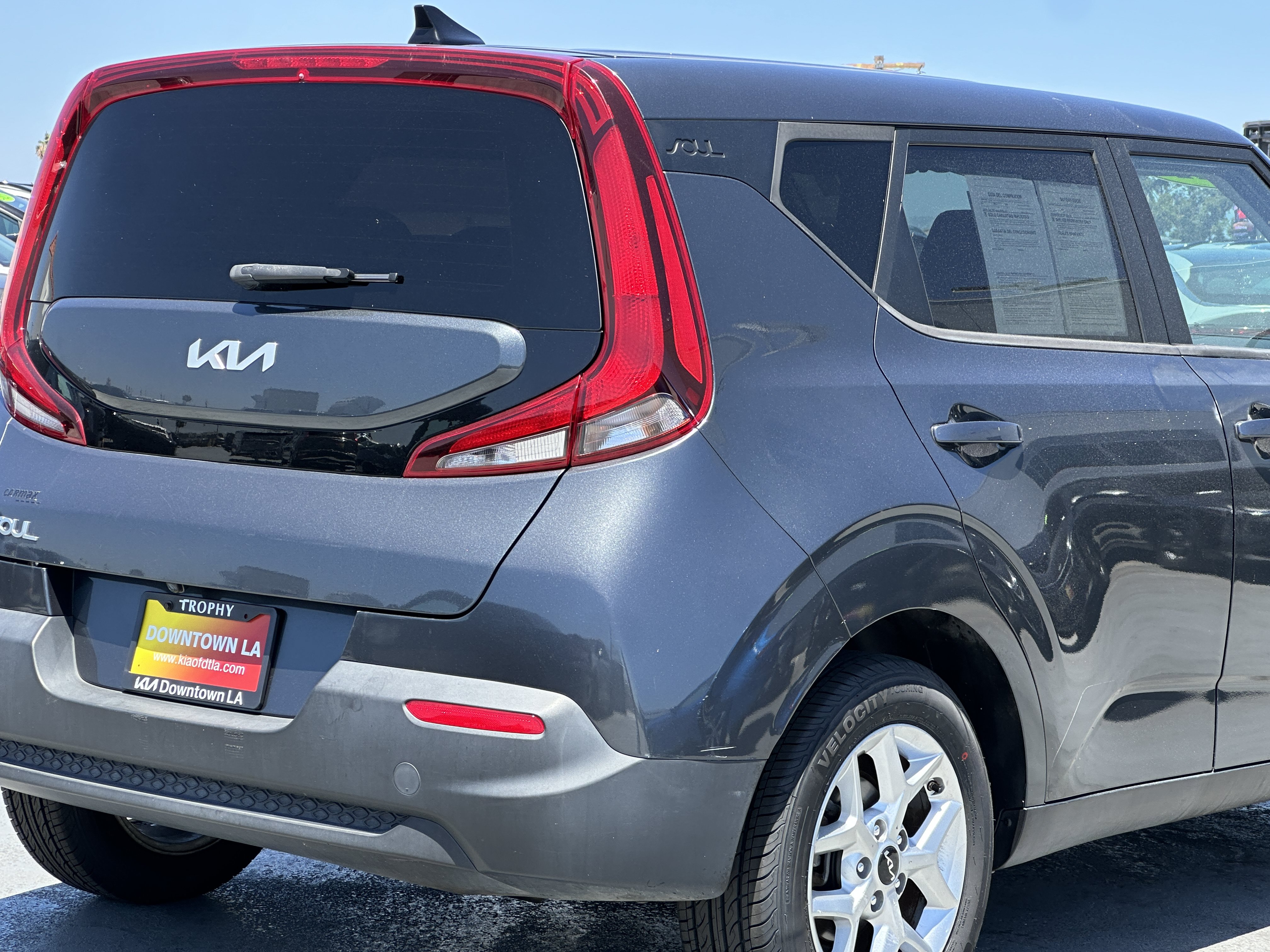 Certified 2022 Kia Soul LX w/ Technology Package FWD image 8