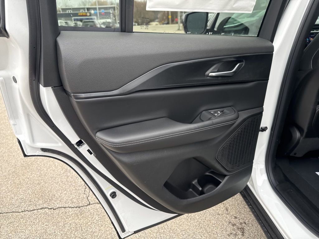 New 2026 Jeep Grand Cherokee Laredo image 24