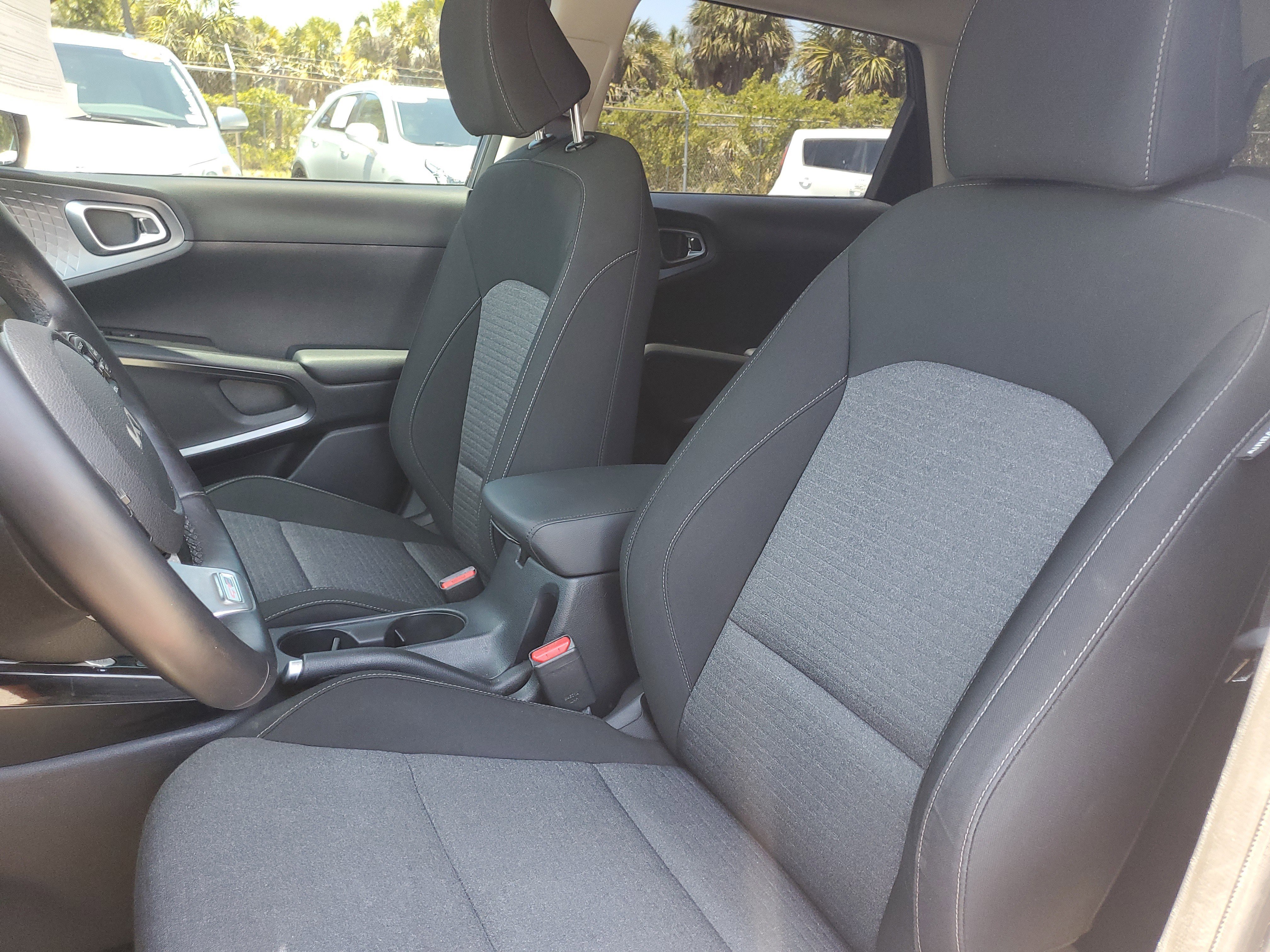 Used 2022 Kia Soul GT-Line FWD image 18